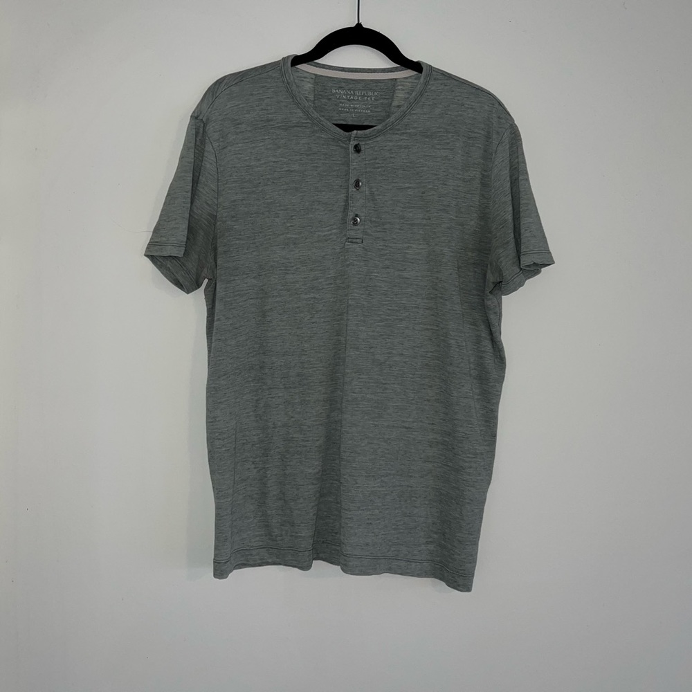 Men’s Banana Republic vintage tee